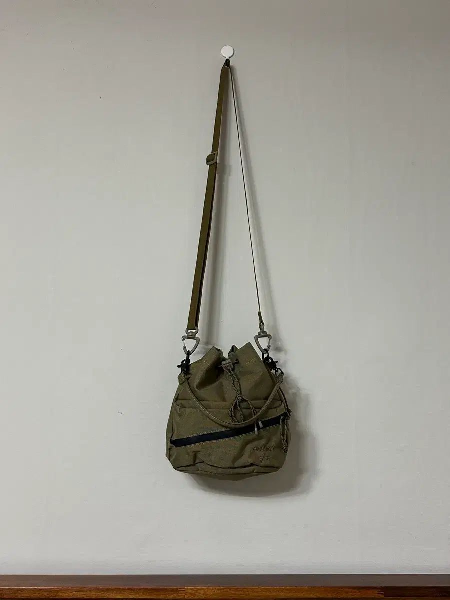 グラミチXエフシーイー ツーウェイ クロスバッグ カーキ