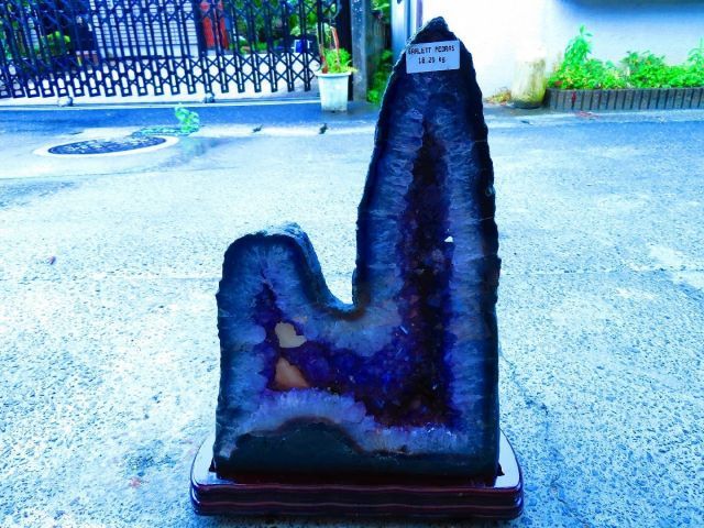 超強パワー 濃い濃い超迫力 品 ウルグアイ産 天然水晶宝石 アメジストドーム超巨大29 85 kg tr 34568