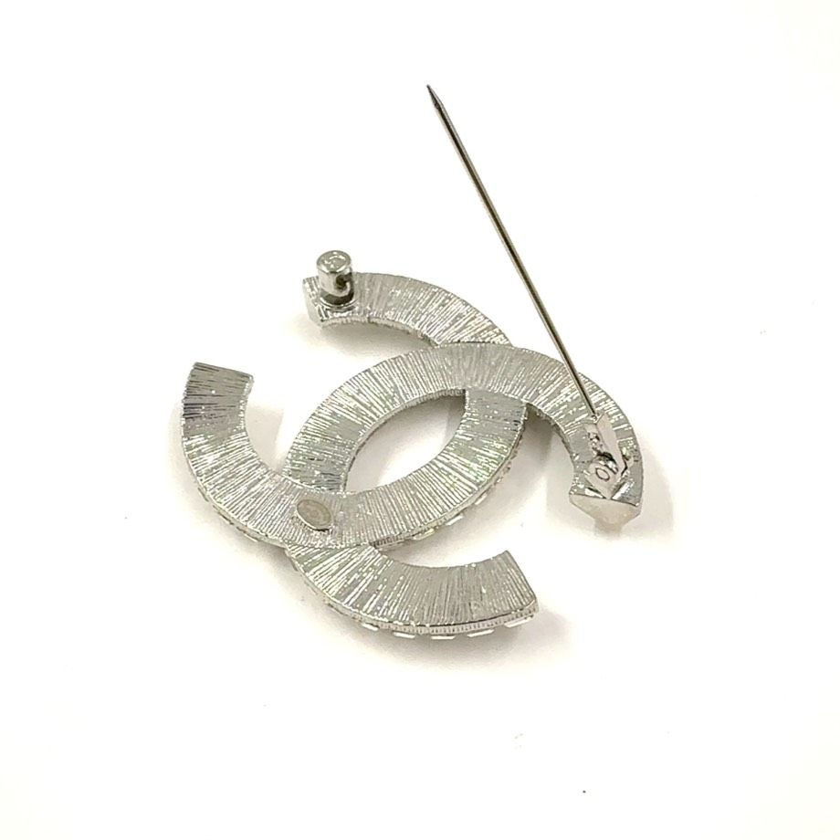 CHANEL ココマーク ラインストーン メタル シルバー ブローチ - メルカリ