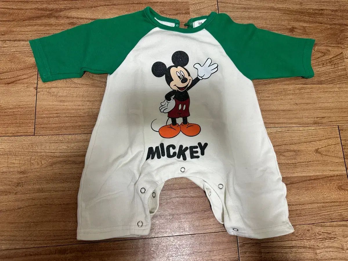 ディズニー ミッキーマウス ロンパース (6ヶ月)