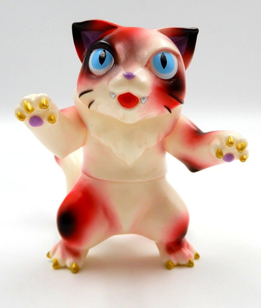 MAXTOY 販売 ニャギラ デザフェス42 (白成型/赤黒紫/水色目