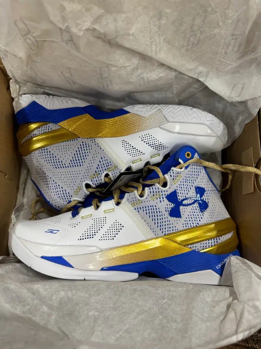 アンダーアーマー カリー2 白 チーム ロイヤル