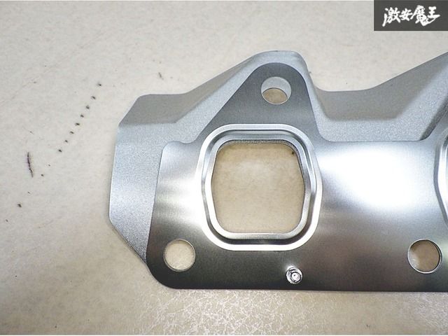 ☆新品☆未使用☆ スズキ純正 JA11 ジムニー エキゾーストマニホールド