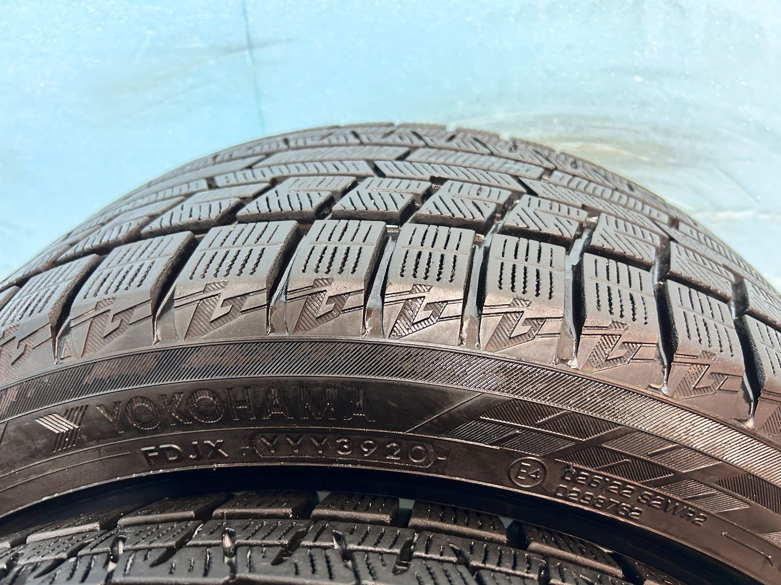 y スタッドレス