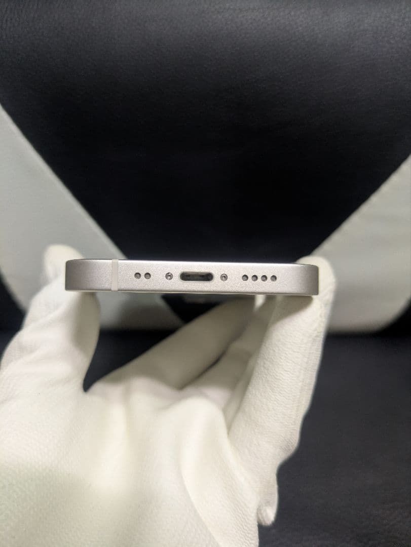 美品　iPhone 13 mini 128gb シルバー　銀　SIMフリー　42 美品 iPhone 13 mini 128gb シルバー 銀 SIMフリー 42 - メルカリ