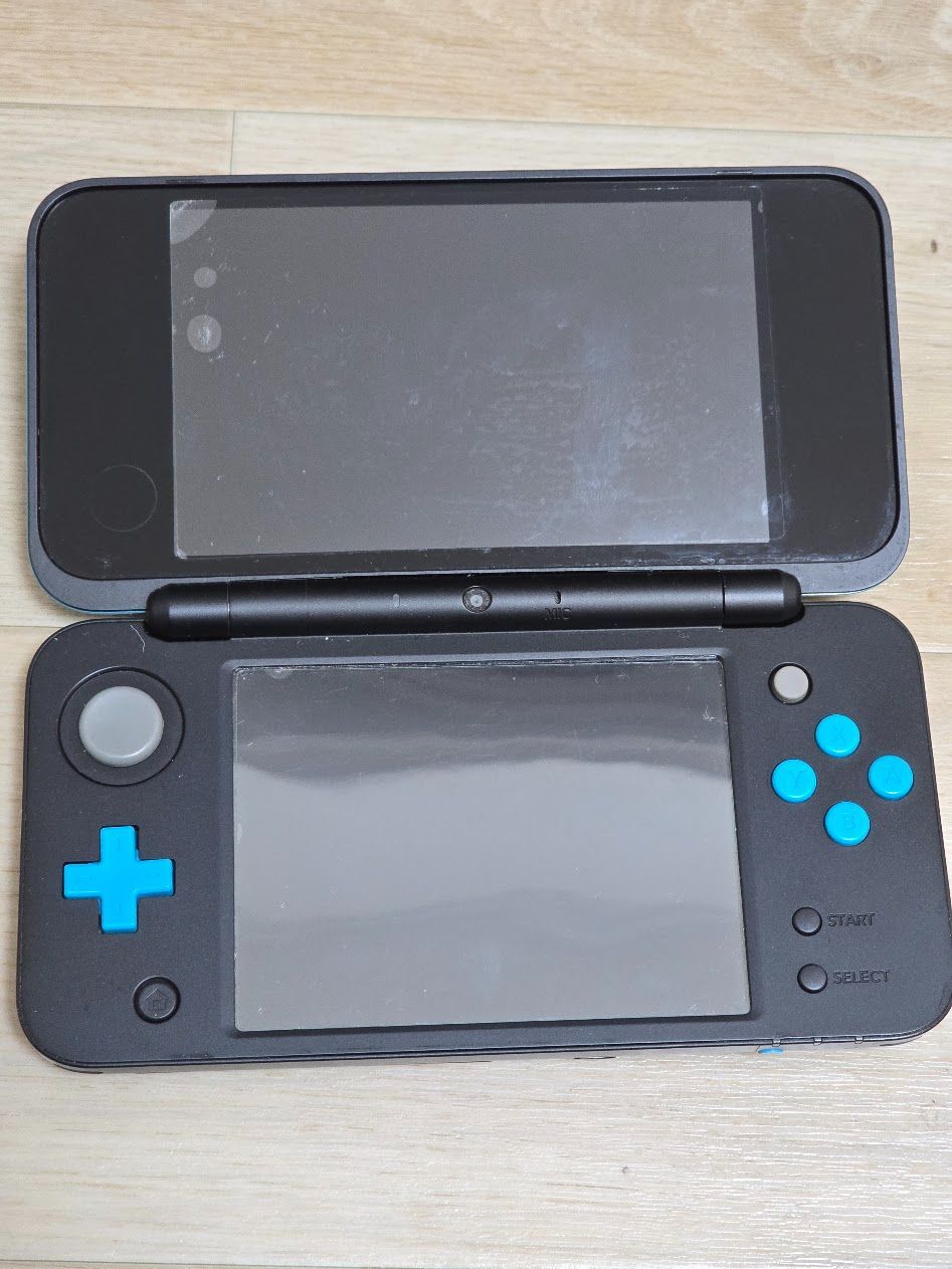 ニンテンドー2 DS LL 本体 ブラック×ターコイズ
