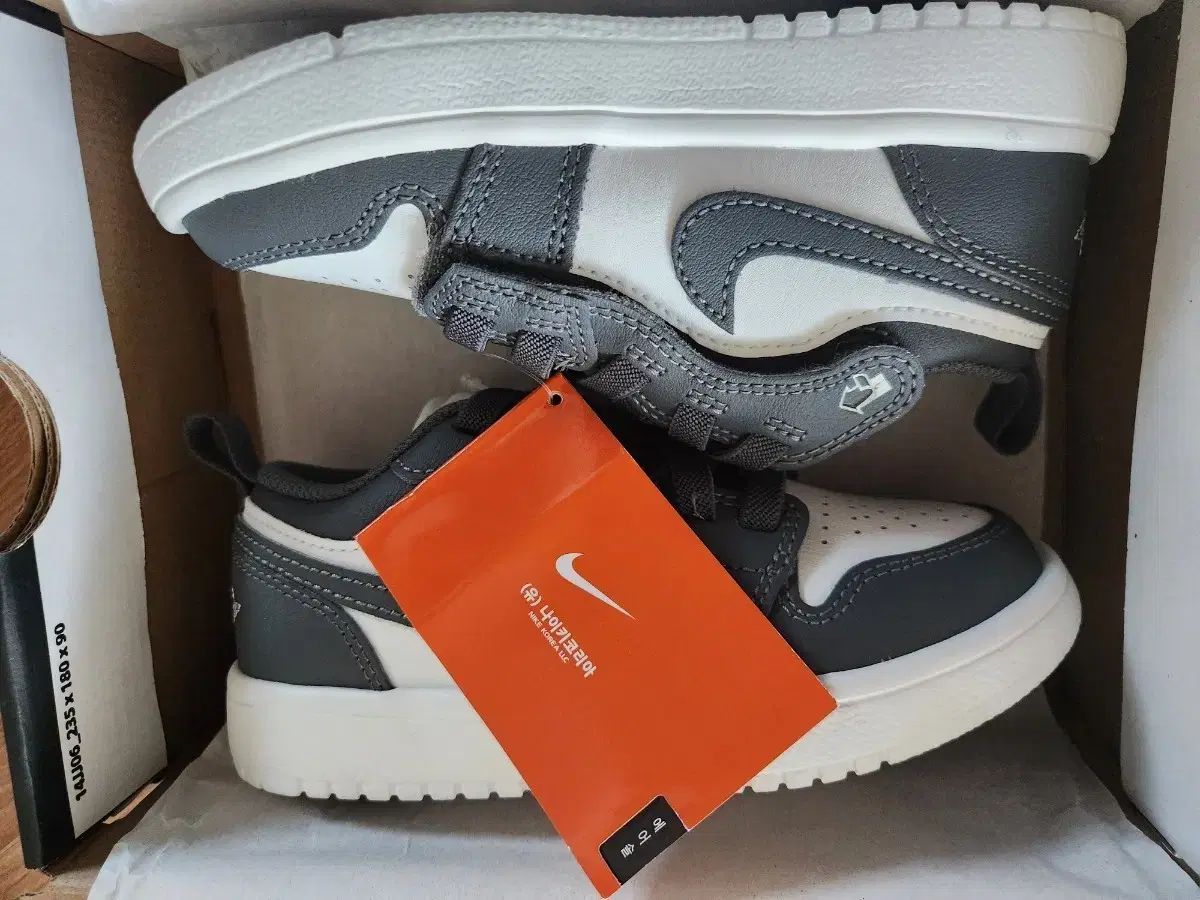 ナイキ ジョーダン1 ロー リトル キッズ スニーカー