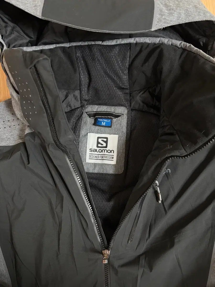 SALOMON サロモン