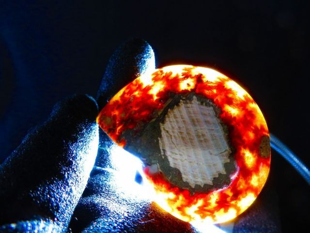 絶品数万個の中の一個☆天然マダガスカル産 ☆ 縫合線オパール