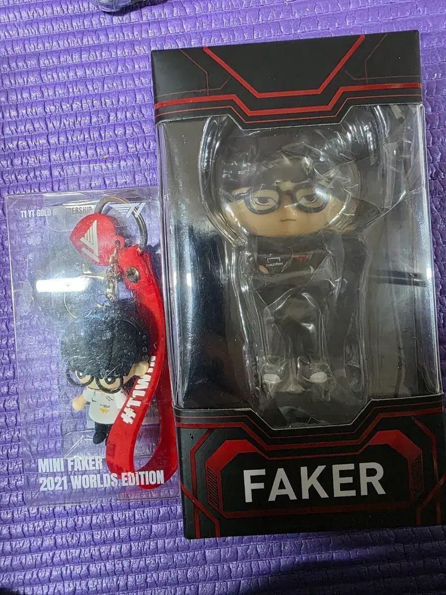 T1 FAKER フィギュア & フィギュアキーホルダー +サポーター グリップ