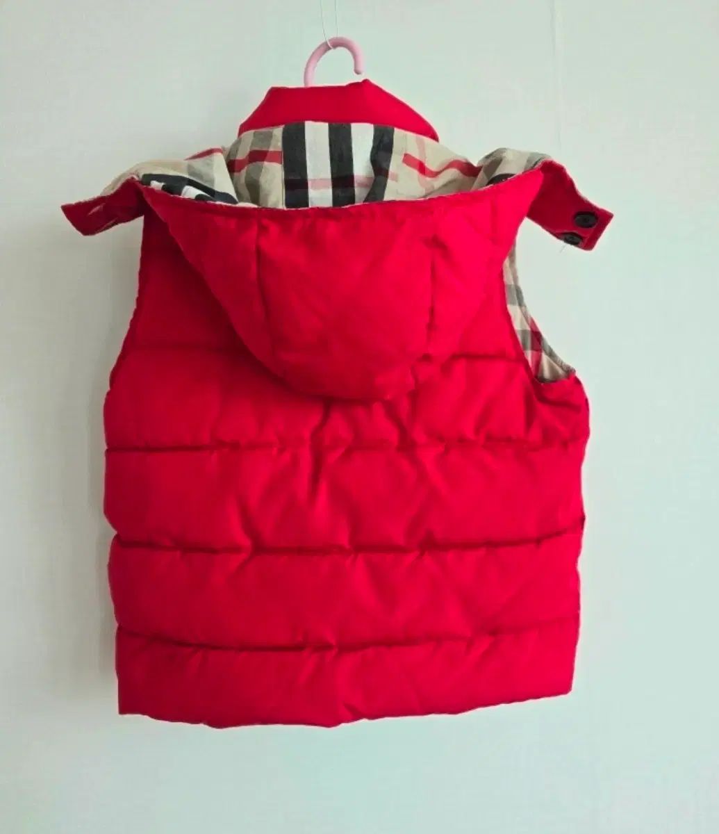 バーバリー キッズ レッド チェック フード ダウン ベスト