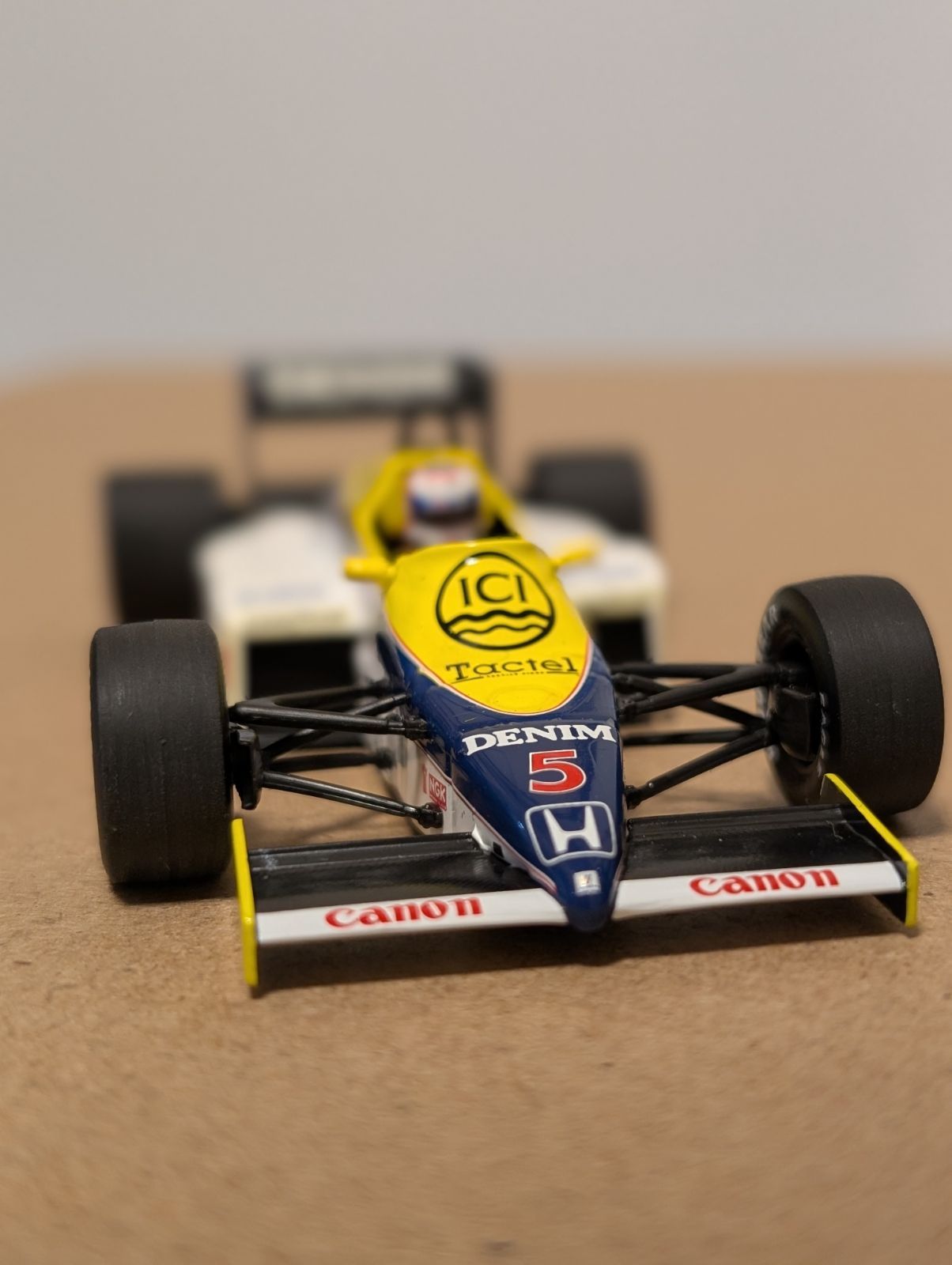 初優勝1/43ウィリアムズFW10ナイジェル・マンセル初優勝モデル