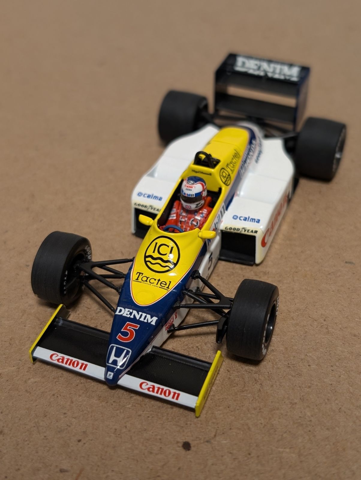 初優勝1/43ウィリアムズFW10ナイジェル・マンセル初優勝モデル