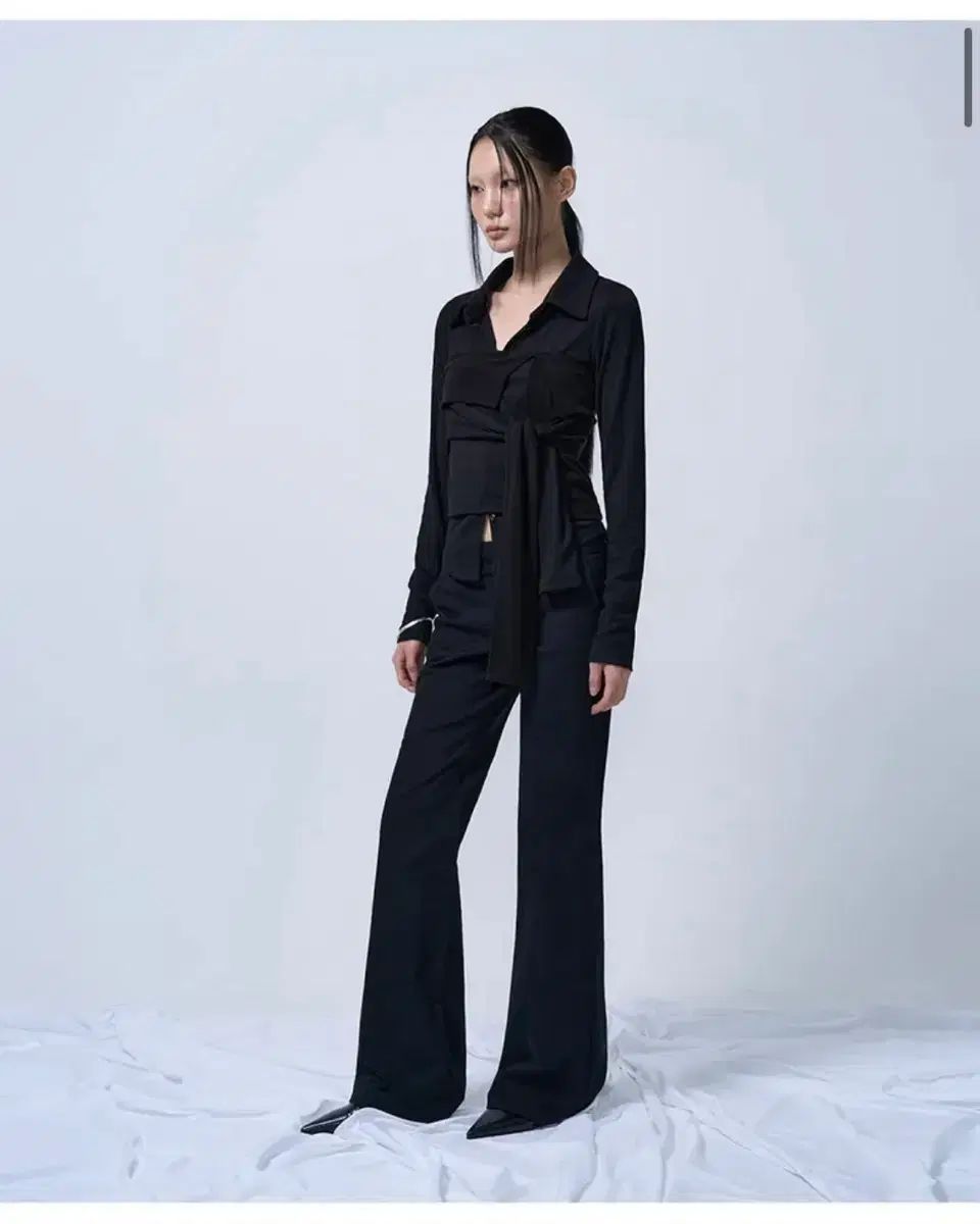 ギゼミ MUSEUM ローライズ ダブルボタン ブーツカット パンツ ブラック