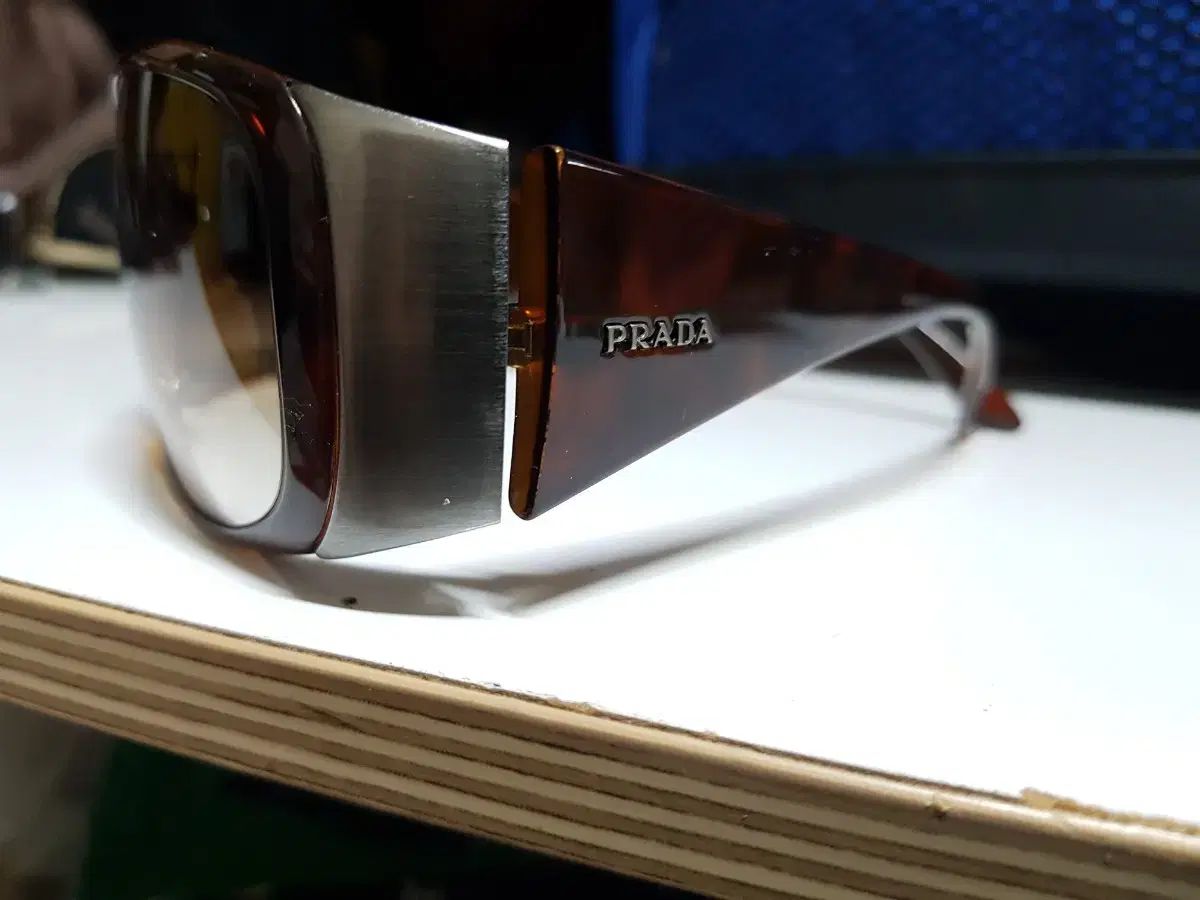 PRADA プラダ レオパード ブラウン 톤 サングラス - メルカリ