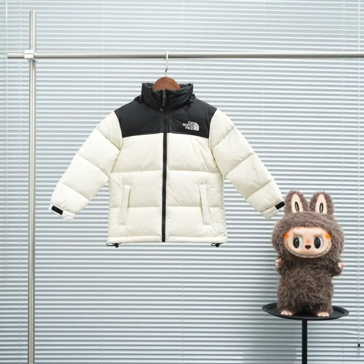 THE NORTH FACE ザノースフェイス キッズ ヌプシ ダウン アイボリー ブラック