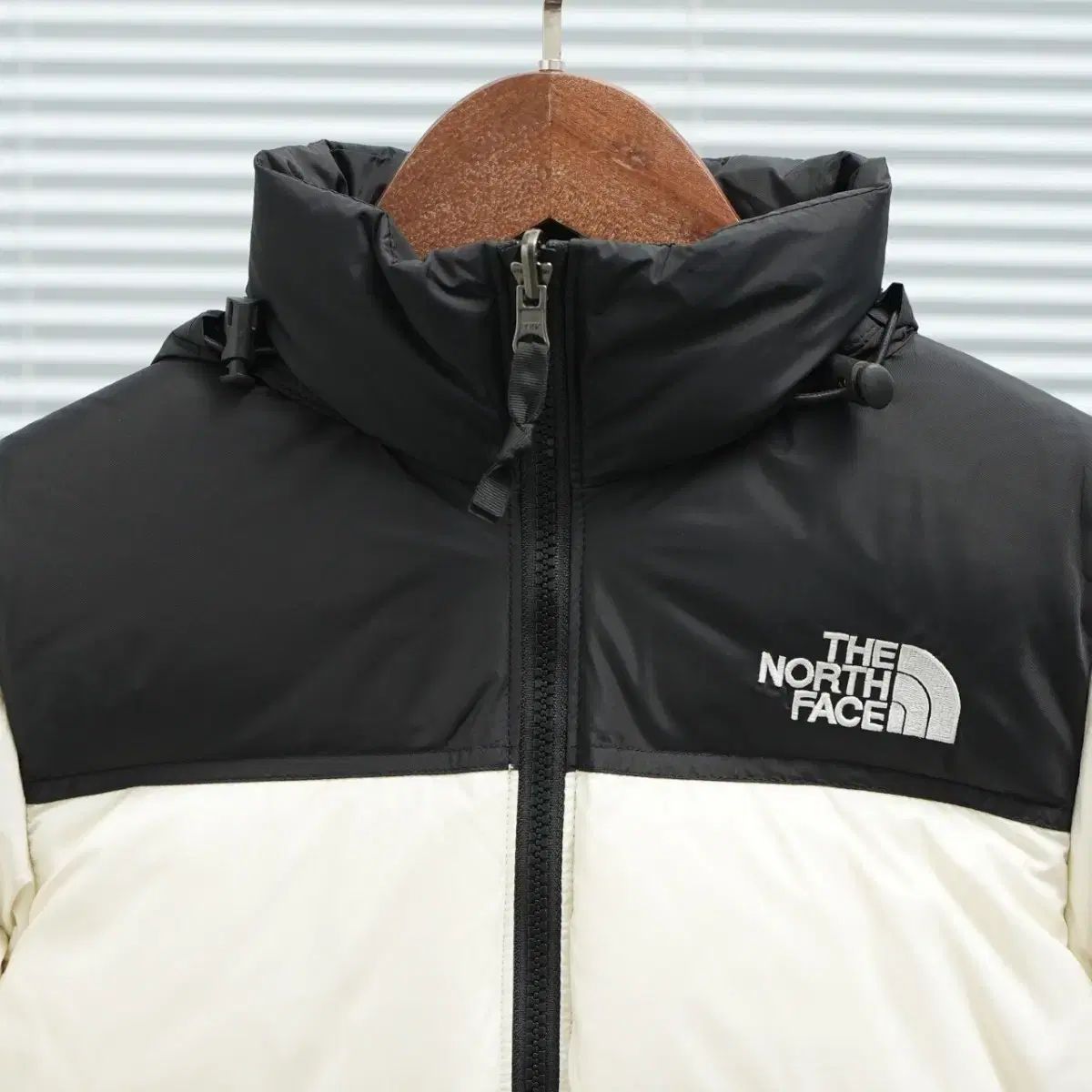 THE NORTH FACE ザノースフェイス キッズ ヌプシ ダウン アイボリー ブラック