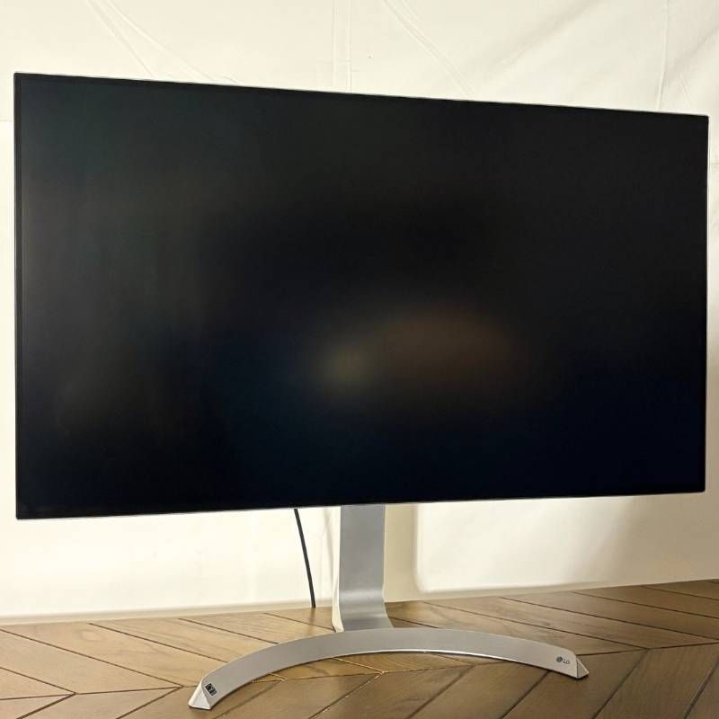 31.5インチ LG 4K 高画質モニター32UD99-W Ultra HD USB TypeC ①