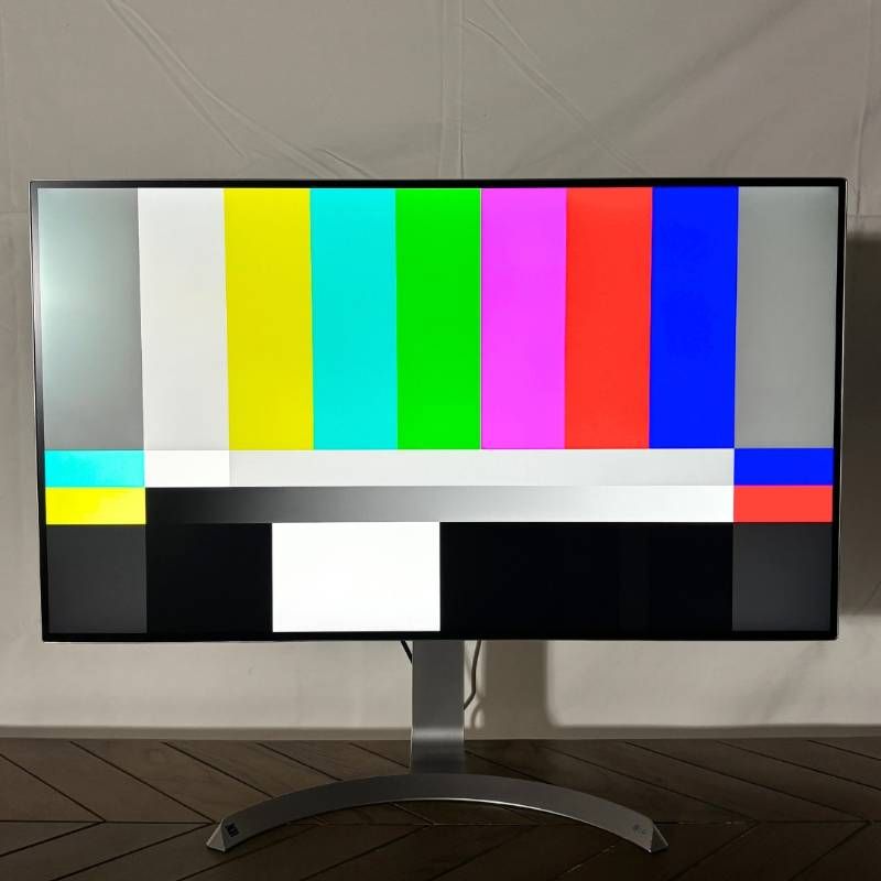 31.5インチ LG 4K 高画質モニター32UD99-W Ultra HD USB TypeC ①