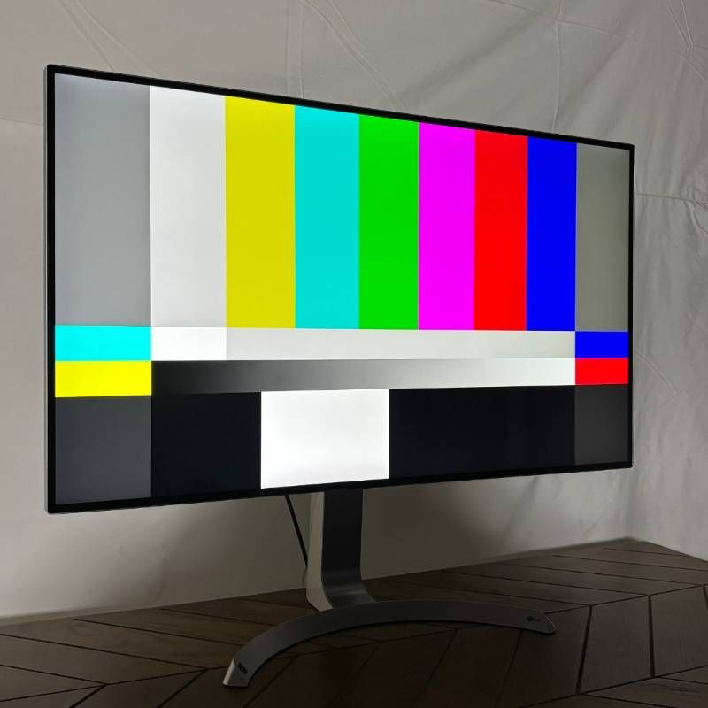 31.5インチ LG 4K 高画質モニター32UD99-W Ultra HD USB TypeC ①