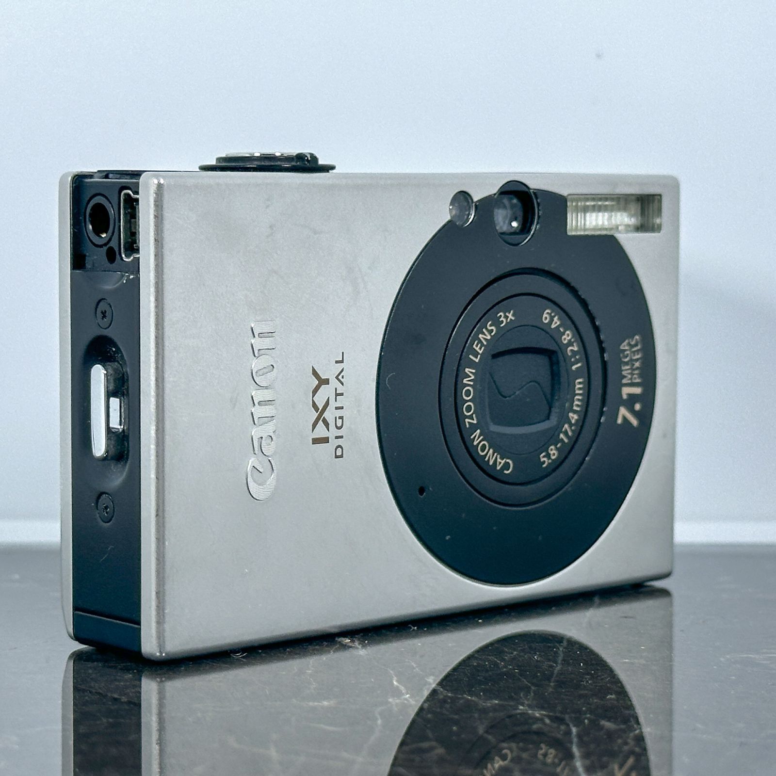 Canon IXY DIGITAL 10 ブラック 710万画素 光学3倍ズーム スリム軽量