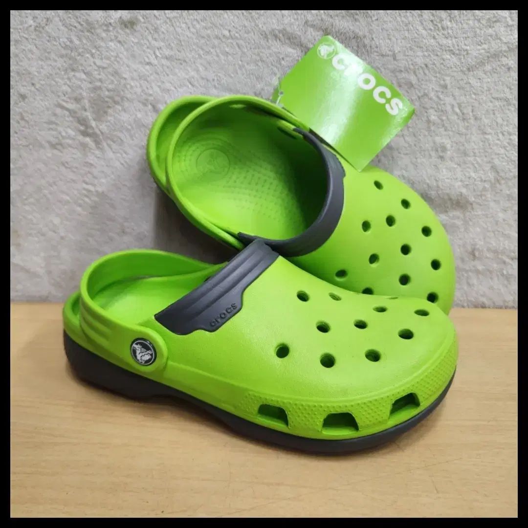  正規品 Crocs キッズ レディース サンダル スリッパ W 6 (230) その他