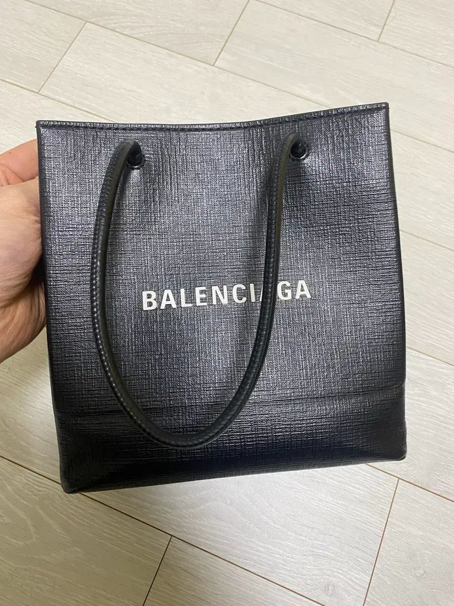 バレンシアガ ノースサウス ショッパーバッグ ブラック xxs