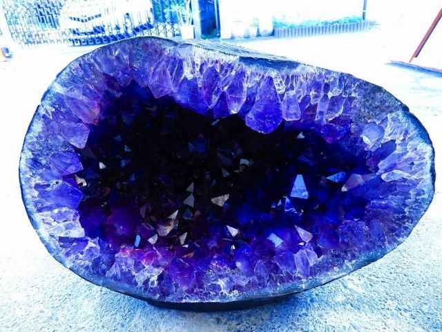 絶品濃い濃い超強パワー 超迫力 品 ウルグアイ産 天然水晶宝石 アメジストドーム超巨大37.6 kg 高さ400 mm 〇tr 28624