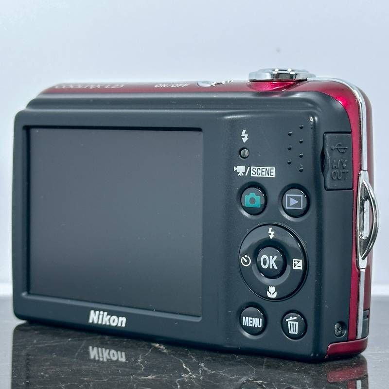Nikon COOLPIX L23 レッド 1010万画素 28mm広角 光学5倍ズーム 単3電池