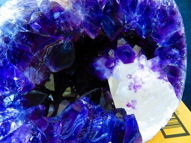  濃い濃い超強パワー 超迫力 品 ウルグアイ産 天然水晶宝石 台付きアメジストドーム超巨大13 3 kg 高さ280 mm tr 19294 オーナメント ラッピング 包装