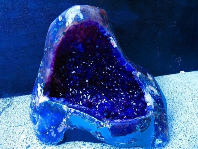 全面研磨済み超強パワー 濃い濃い ウルグアイ産 天然水晶宝石 アメジストドーム超巨大55 kg 高さ500 mm ｔｒ30032