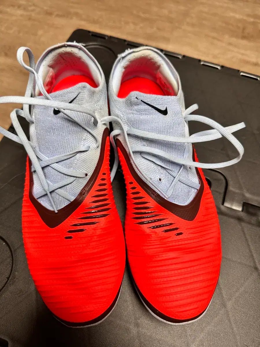 ナイキ FANTOM 6 プロTF 280