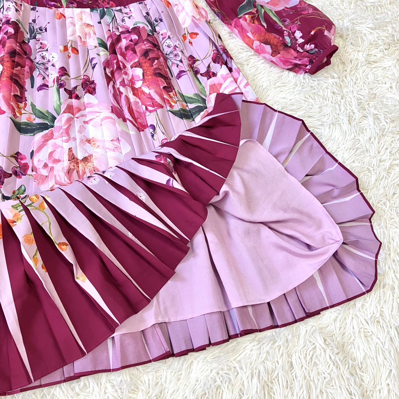 TED BAKER フラワープリントのプリーツドレス フレアワンピース 長袖