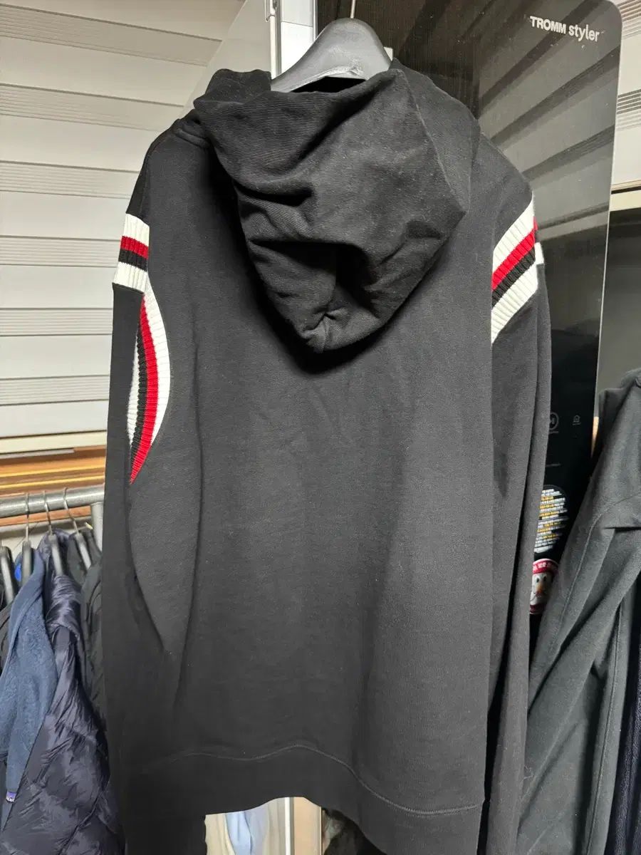 SANDRO サンドロ オム 黒色 ブラック フードTシャツ Lサイズ