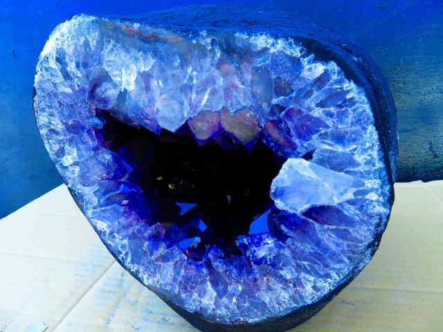  絶品濃い濃い超強パワー 超迫力 品 ウルグアイ産 天然水晶宝石 アメジストドーム超巨大14 53 kg 高さ230 mm tr 31451 オーナメント ラッピング 包装