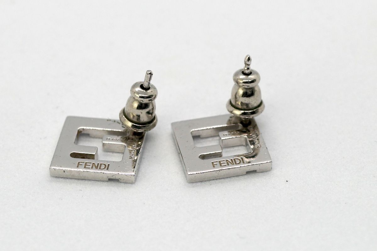 FENDI フェンディ フォーエバー イヤリング FF ロゴ シルバー ピアス