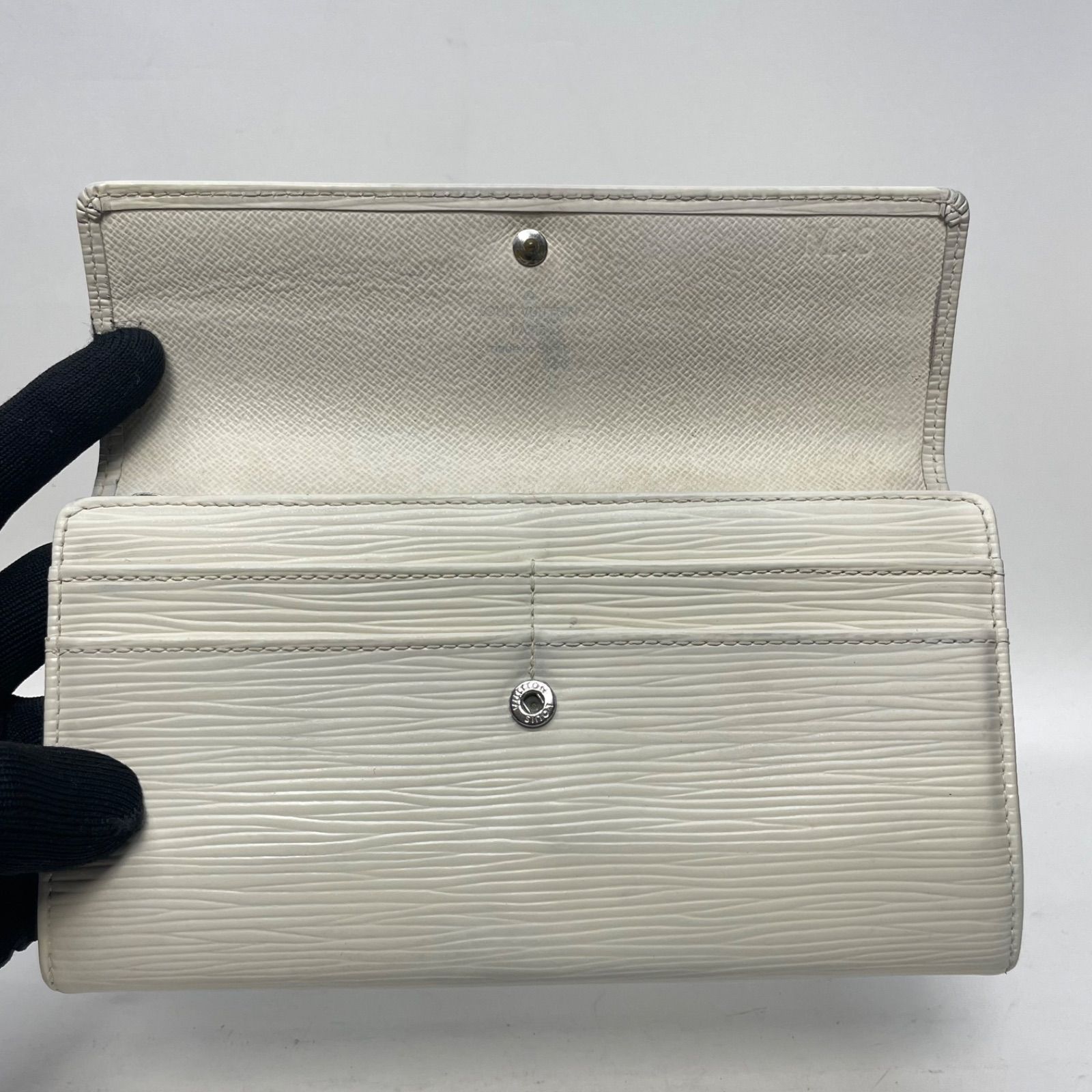 2156 LOUIS VUITTON ルイヴィトン エピ ホワイト 長財布