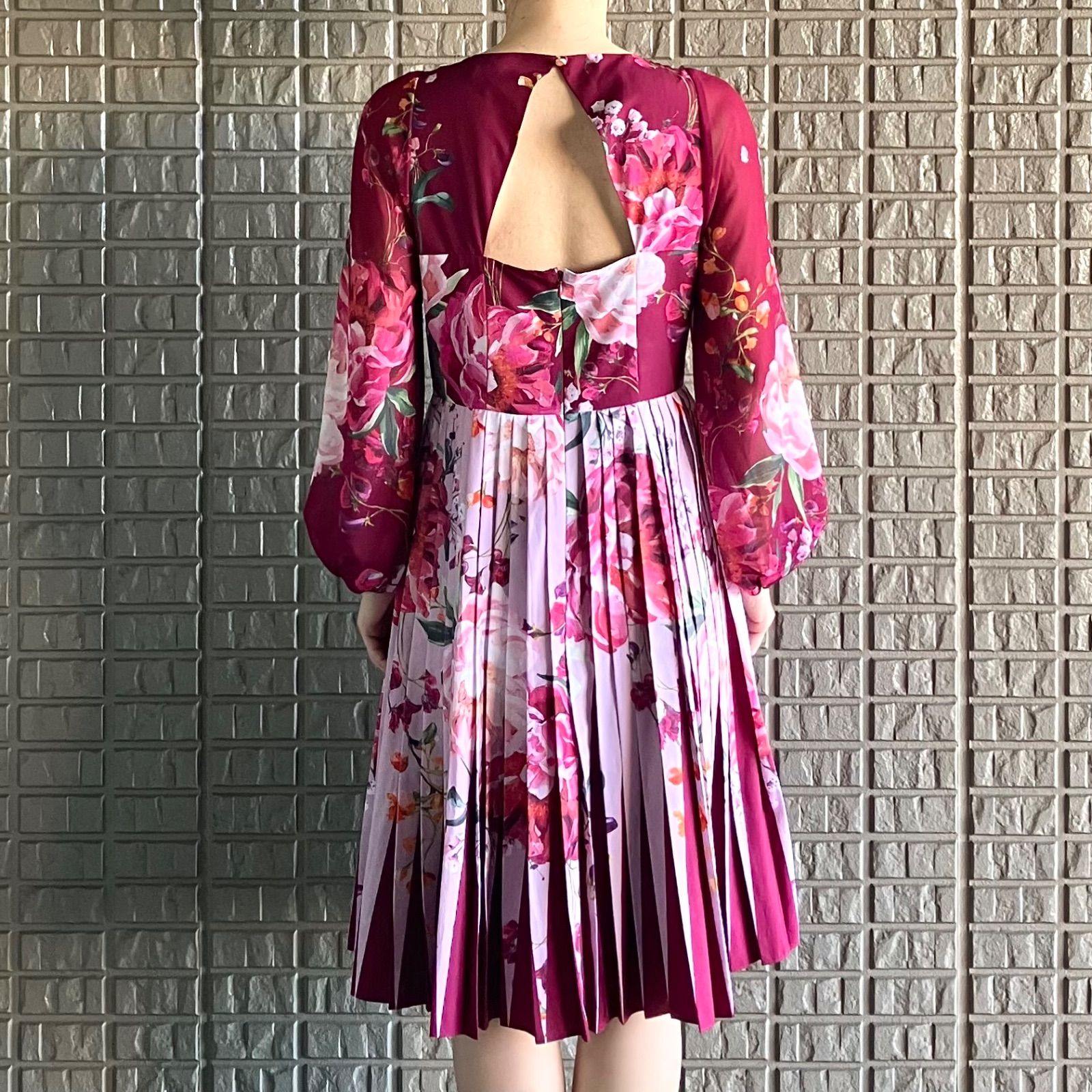 TED BAKER フラワープリントのプリーツドレス フレアワンピース 長袖