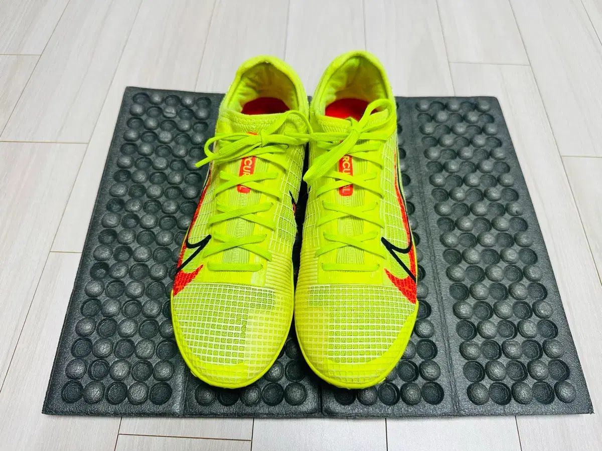 ナイキ マーキュリアル ベイパー tf 250 サッカーシューズ