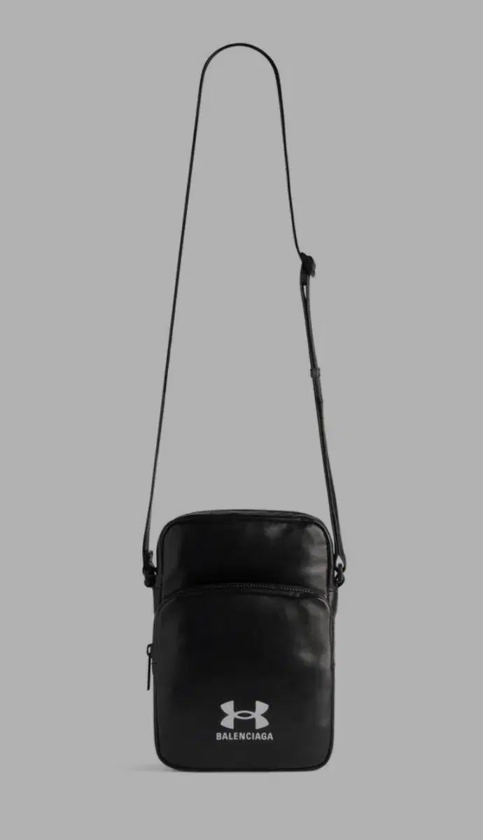 バレンシアガ アンダーアーマー クロスボディーバッグ ポーチ