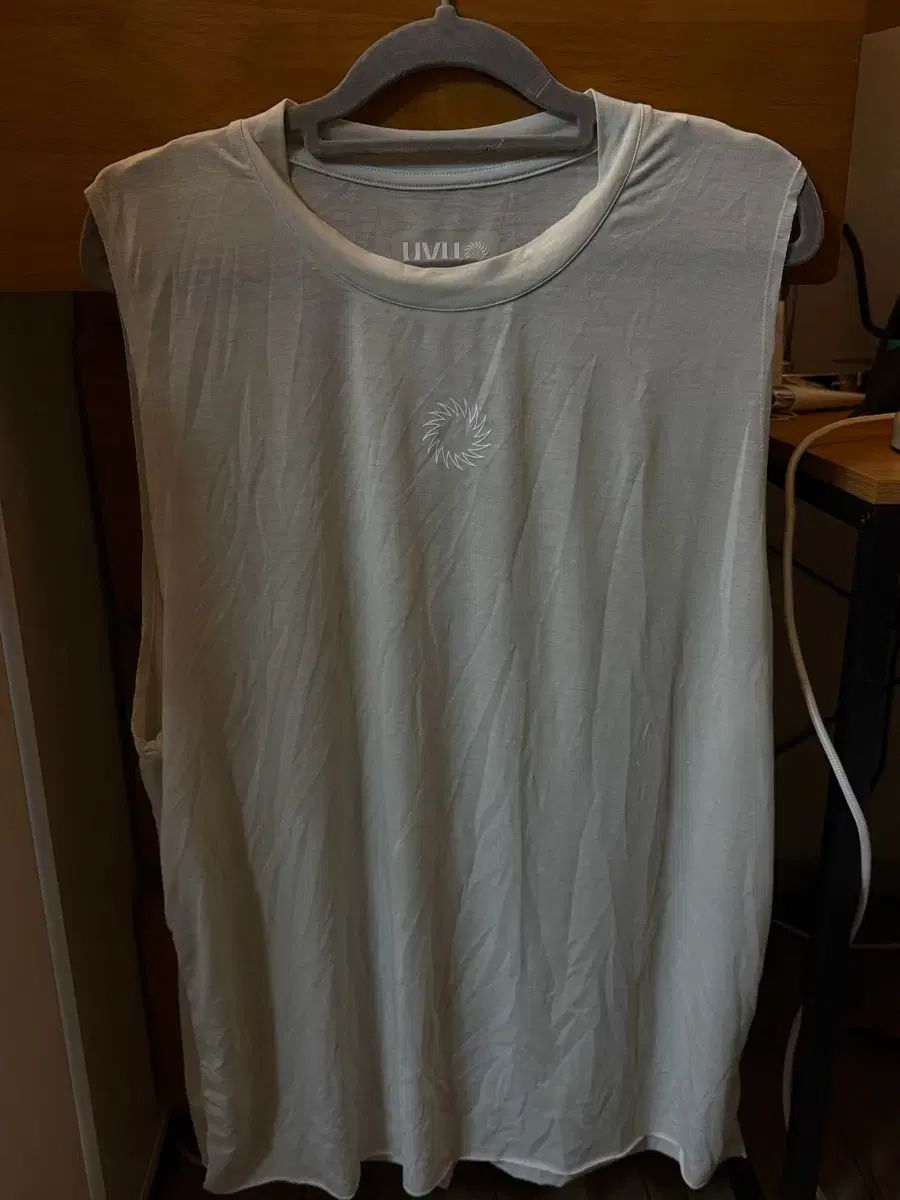 S UVU パフォーマンス カットオフ スリーブレス