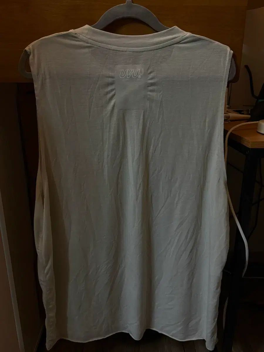 S UVU パフォーマンス カットオフ スリーブレス