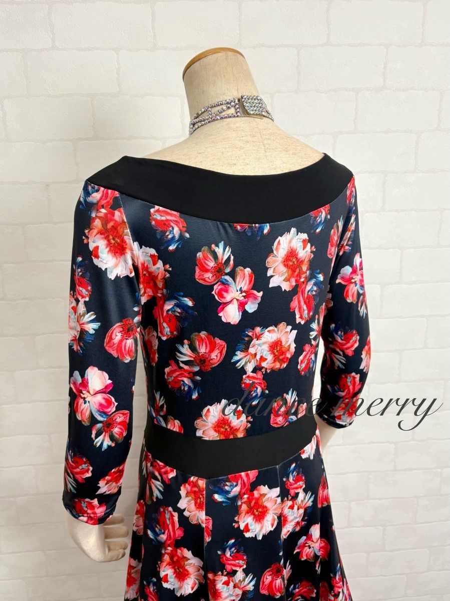 新品　社交ダンス　ワンピース　黒　赤　短め　レッスン　タンゴ　2414 MERRY】新品 社交ダンス ワンピース 黒 赤 短め レッスン タンゴ 2414