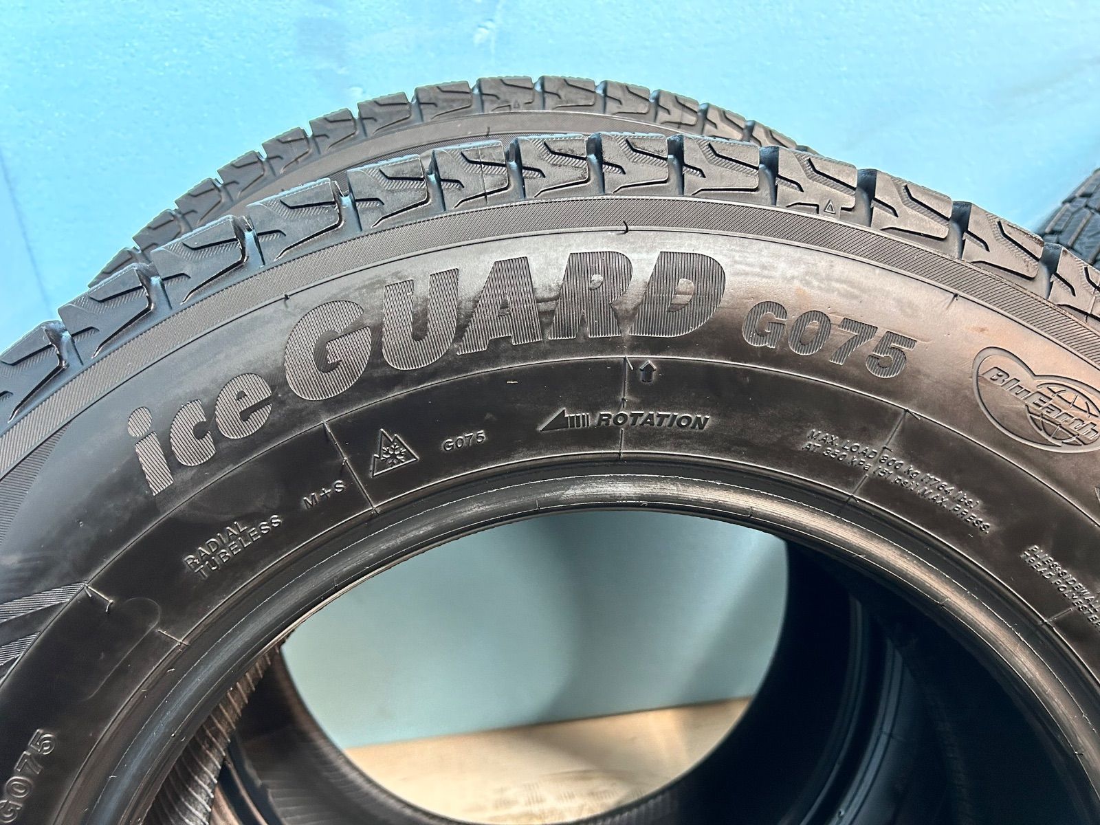 スタッドレスタイヤ 16インチ