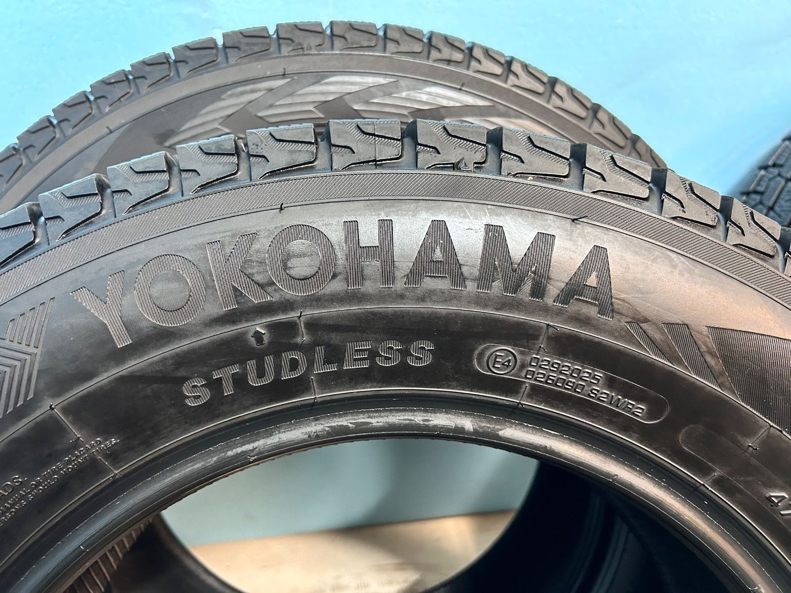 215 70 R 16 スタッドレスタイヤ 16インチ ice GUARD G 075 スタッドレスタイヤ4本セット NO 21 y