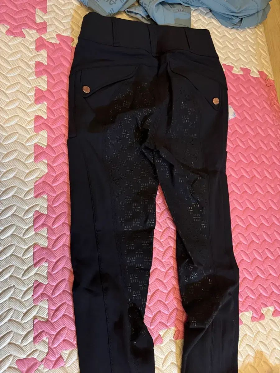 アニーホルス 乗馬ズボン 21 22