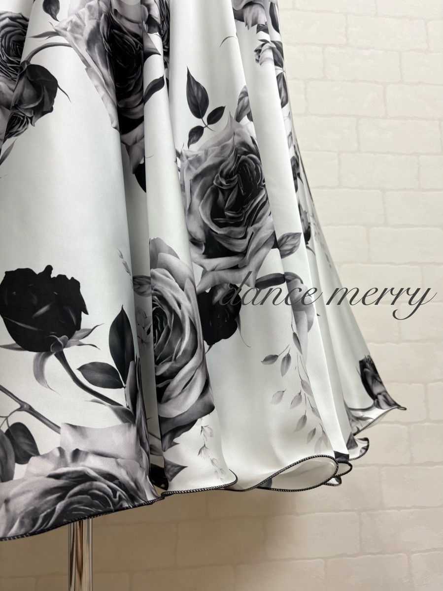 新品　パソドブレ　パソ　社交ダンス　スカート　黒　白　グレー　4705　衣装 MERRY】新品 フレアー最大！ パソドブレ パソ ワルツ 社交ダンス