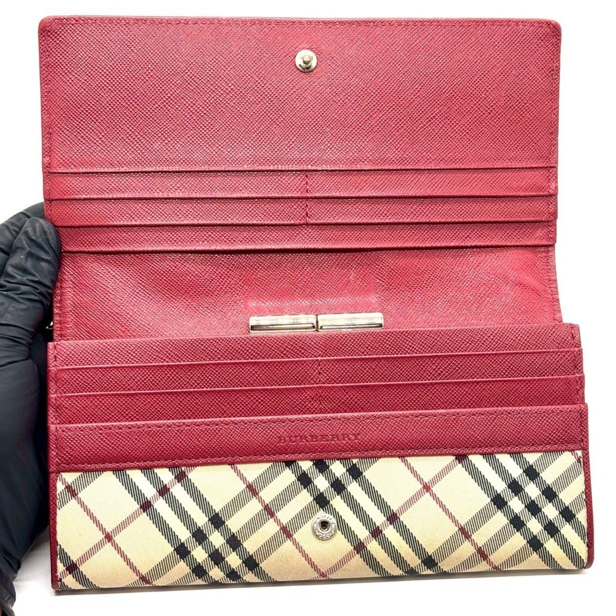気品を宿す永愛の赤】 BURBERRY バーバリー 長財布 ノバチェック