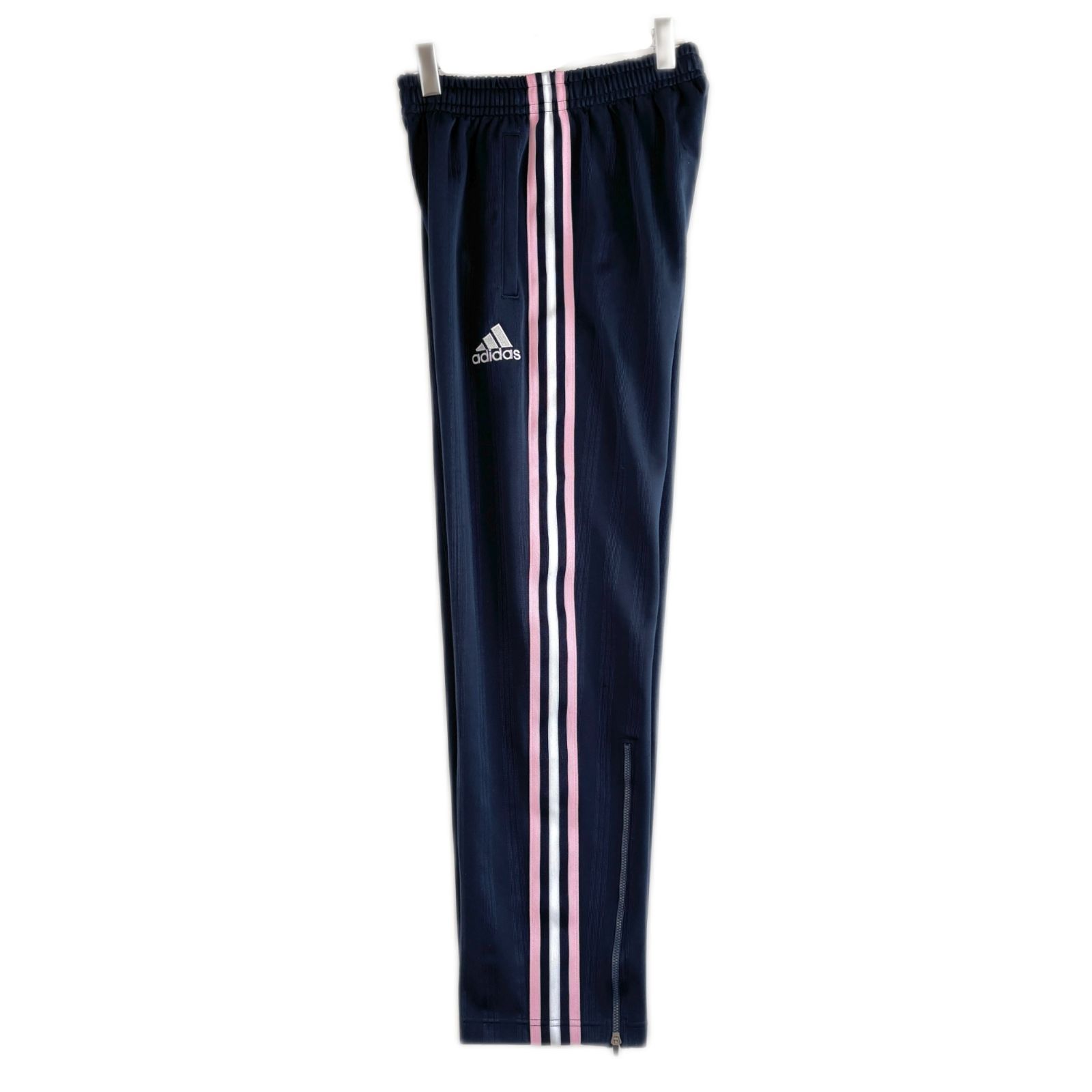 adidas トラックパンツ ジャージ 刺繍ロゴ ワンポイント 万国旗 - メルカリ