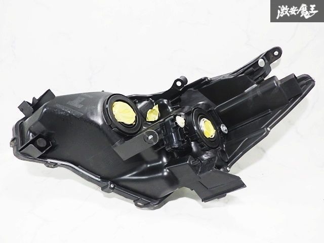 ☆破損無し☆トヨタ 純正 ZVW40W ZVW41W プリウスα 前期 ハロゲン